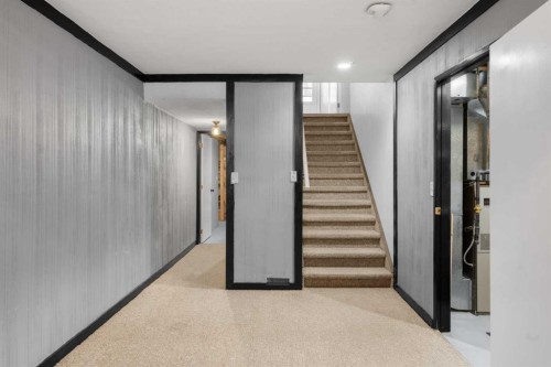 38 Suntree Lane, Okotoks, AB - Indoor Photo Showing Other Room