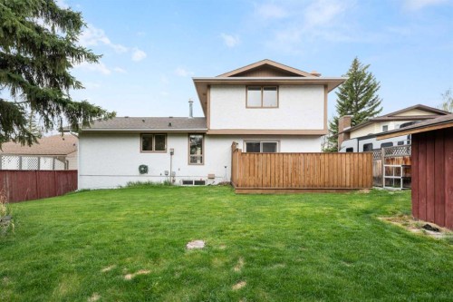 38 Suntree Lane, Okotoks, AB - Outdoor