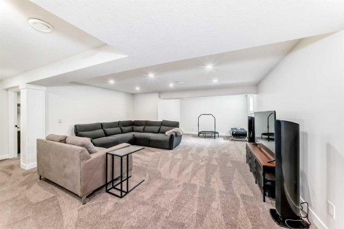 19 Mackay Drive Sw, Calgary, AB - Indoor