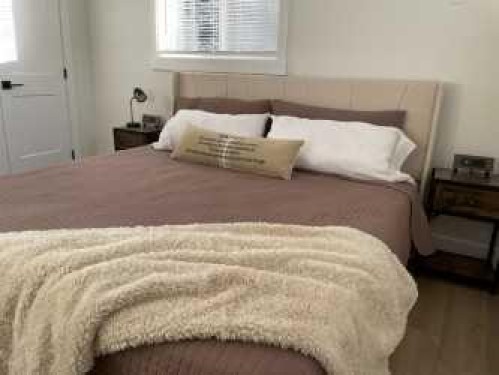 19 Mackay Drive Sw, Calgary, AB - Indoor Photo Showing Bedroom