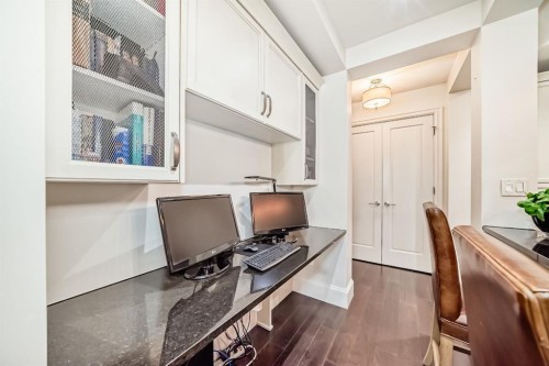 105-121 Quarry Way Se, Calgary, AB - Indoor Photo Showing Office