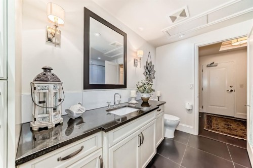 105-121 Quarry Way Se, Calgary, AB - Indoor Photo Showing Bathroom