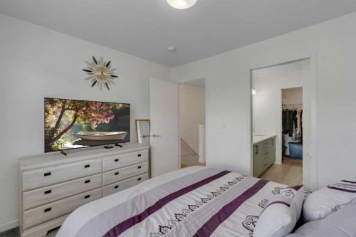 554 Copperstone Manor Se, Calgary, AB - Indoor Photo Showing Bedroom