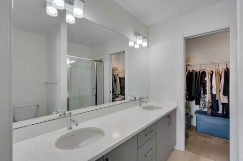 554 Copperstone Manor Se, Calgary, AB - Indoor Photo Showing Bathroom