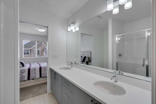 554 Copperstone Manor Se, Calgary, AB - Indoor Photo Showing Bathroom