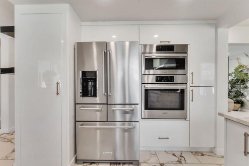 316 Templeton Circle Ne, Calgary, AB - Indoor Photo Showing Kitchen