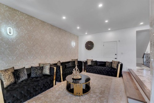 316 Templeton Circle Ne, Calgary, AB - Indoor Photo Showing Other Room