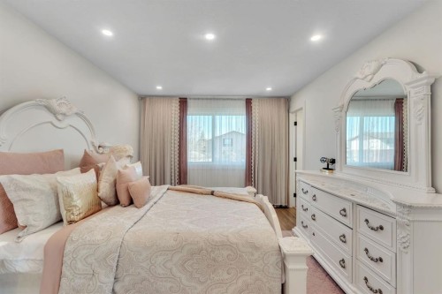 316 Templeton Circle Ne, Calgary, AB - Indoor Photo Showing Bedroom