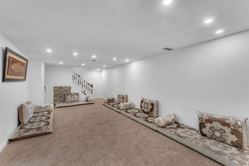 316 Templeton Circle Ne, Calgary, AB - Indoor