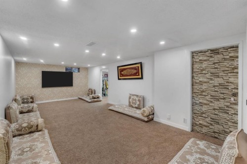 316 Templeton Circle Ne, Calgary, AB - Indoor
