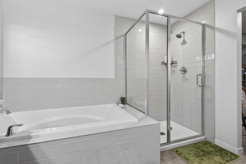 36 Royston Rise Nw, Calgary, AB - Indoor Photo Showing Bathroom