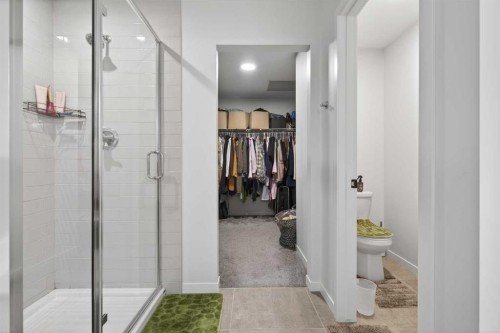 36 Royston Rise Nw, Calgary, AB - Indoor Photo Showing Bathroom