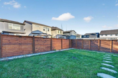 36 Royston Rise Nw, Calgary, AB - Outdoor
