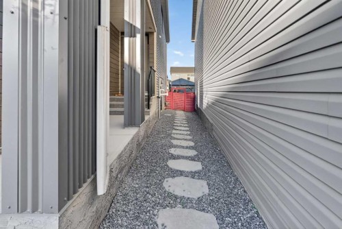 36 Royston Rise Nw, Calgary, AB - Outdoor