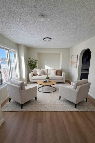 107 Harvest Oak Crescent Ne, Calgary, AB - Indoor Photo Showing Living Room