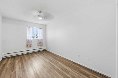 439-165 Manora Place Ne, Calgary, AB - Indoor Photo Showing Other Room