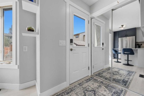160 Silvergrove Hill Nw, Calgary, AB - Indoor