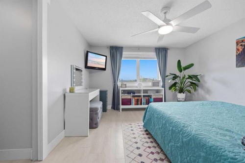 160 Silvergrove Hill Nw, Calgary, AB - Indoor Photo Showing Bedroom