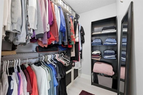 160 Silvergrove Hill Nw, Calgary, AB - Indoor With Storage