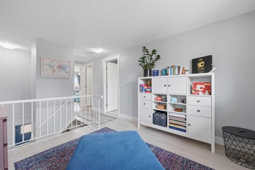 160 Silvergrove Hill Nw, Calgary, AB - Indoor