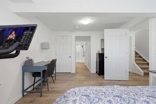 160 Silvergrove Hill Nw, Calgary, AB - Indoor Photo Showing Bedroom