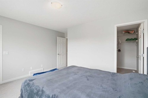 29 Copperfield Heath Se, Calgary, AB - Indoor Photo Showing Bedroom