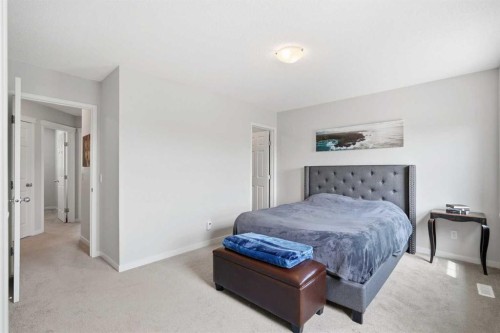 29 Copperfield Heath Se, Calgary, AB - Indoor Photo Showing Bedroom
