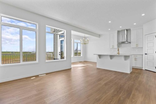 131 Corner Glen Grove Ne, Calgary, AB - Indoor Photo Showing Kitchen