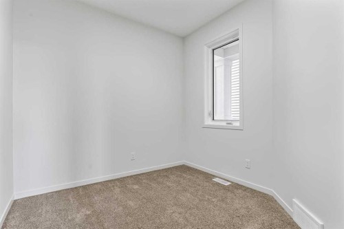 131 Corner Glen Grove Ne, Calgary, AB - Indoor Photo Showing Other Room