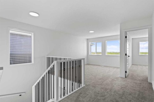 131 Corner Glen Grove Ne, Calgary, AB - Indoor Photo Showing Other Room