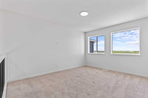 131 Corner Glen Grove Ne, Calgary, AB - Indoor Photo Showing Other Room