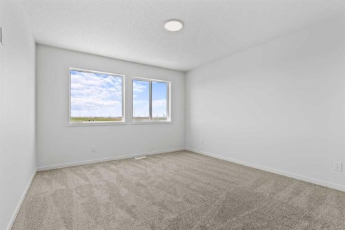 131 Corner Glen Grove Ne, Calgary, AB - Indoor Photo Showing Other Room