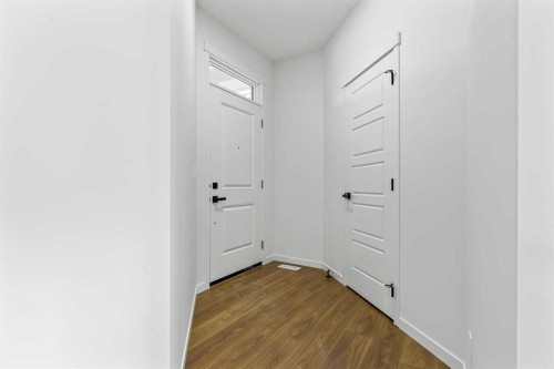 131 Corner Glen Grove Ne, Calgary, AB - Indoor Photo Showing Other Room