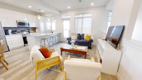 19637 48 Street Se, Calgary, AB - Indoor