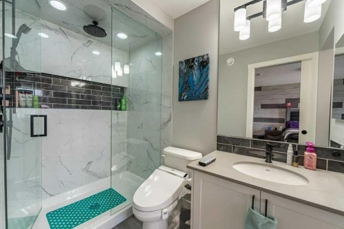 110 Hillcrest Close Sw, Airdrie, AB - Indoor Photo Showing Bathroom