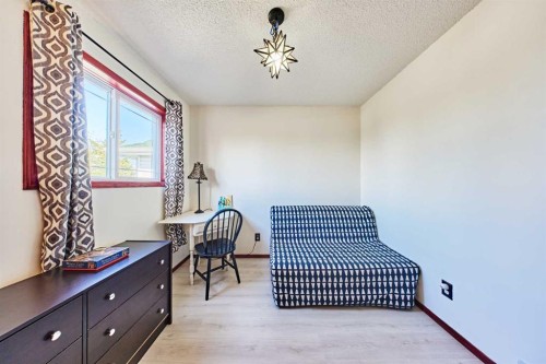 132 Somercrest Close Sw, Calgary, AB - Indoor Photo Showing Other Room