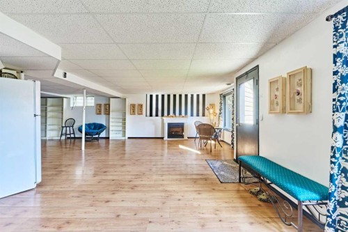 132 Somercrest Close Sw, Calgary, AB - Indoor