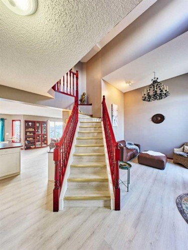 132 Somercrest Close Sw, Calgary, AB - Indoor Photo Showing Other Room