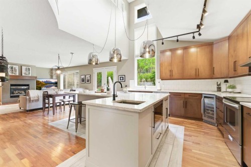 39 Evercreek Bluffs Road Sw, Calgary, AB - Indoor Photo Showing Kitchen With Upgraded Kitchen