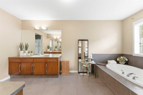 39 Evercreek Bluffs Road Sw, Calgary, AB - Indoor Photo Showing Bathroom
