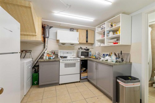 2812 24 Street Nw, Calgary, AB - Indoor