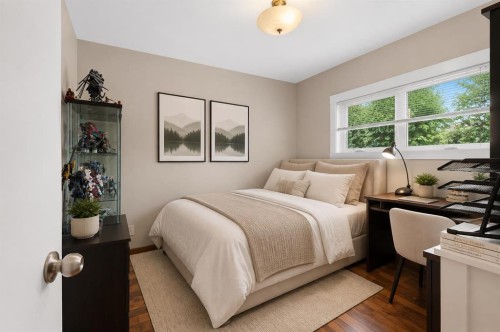 2816 24 Street Nw, Calgary, AB - Indoor Photo Showing Bedroom