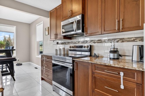 71 Walden Manor Se, Calgary, AB - Indoor Photo Showing Kitchen