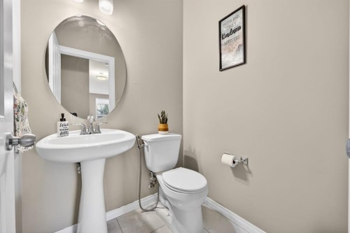 71 Walden Manor Se, Calgary, AB - Indoor Photo Showing Bathroom