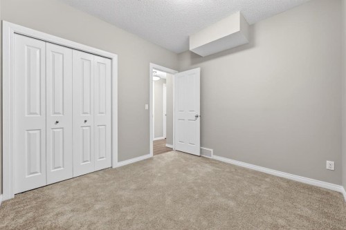 71 Walden Manor Se, Calgary, AB - Indoor Photo Showing Other Room