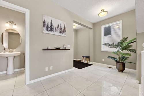 71 Walden Manor Se, Calgary, AB - Indoor Photo Showing Other Room