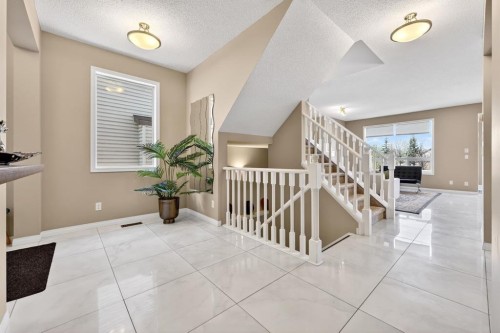 71 Walden Manor Se, Calgary, AB - Indoor Photo Showing Other Room