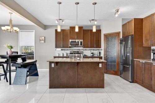 71 Walden Manor Se, Calgary, AB - Indoor Photo Showing Kitchen With Upgraded Kitchen