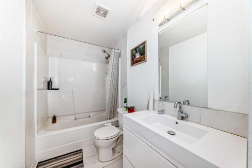 279 Falton Drive Ne, Calgary, AB - Indoor Photo Showing Bathroom