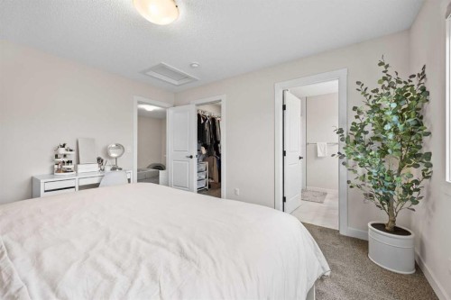 72 Seton Villas Se, Calgary, AB - Indoor Photo Showing Bedroom